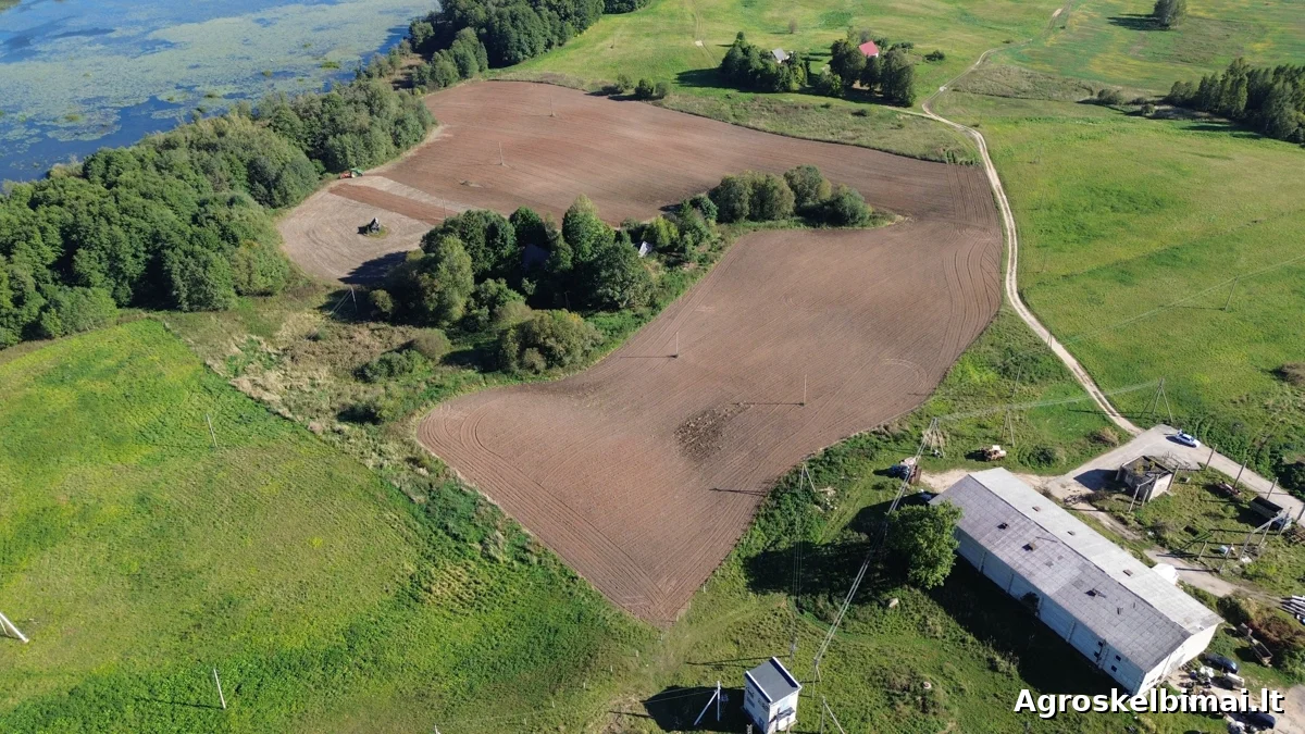 4.2 ha žemės ūkio paskirties sklypai