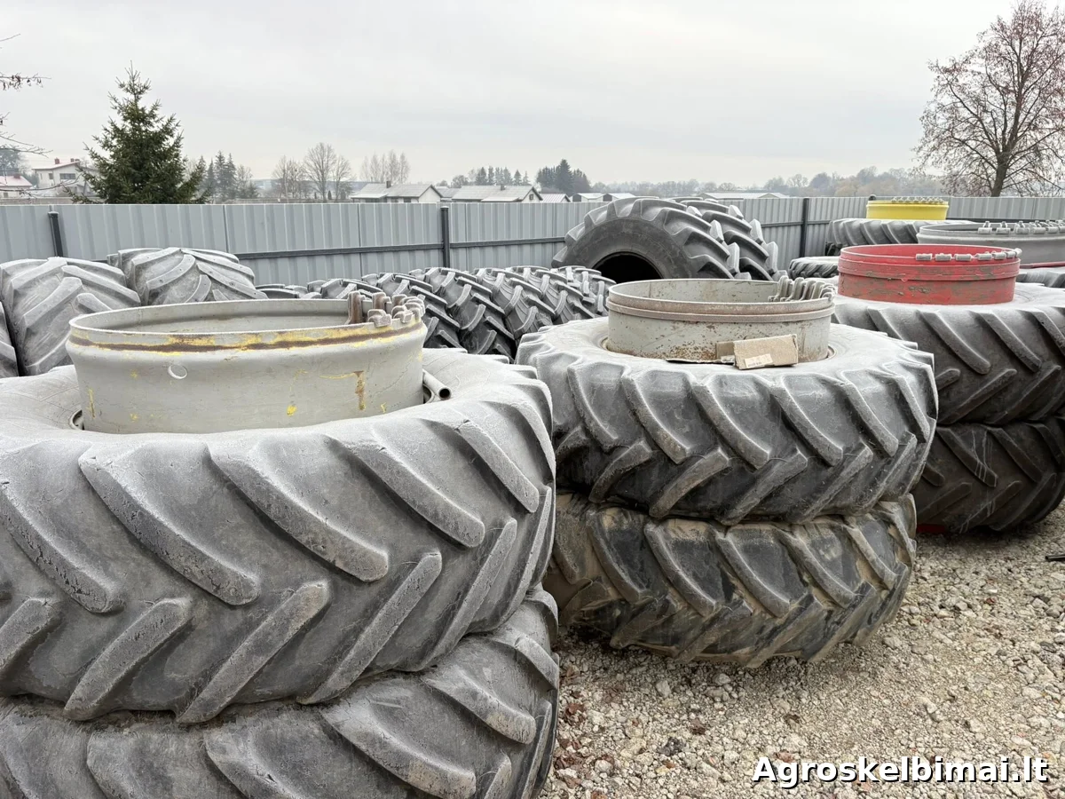 Padangos, ratai traktoriams