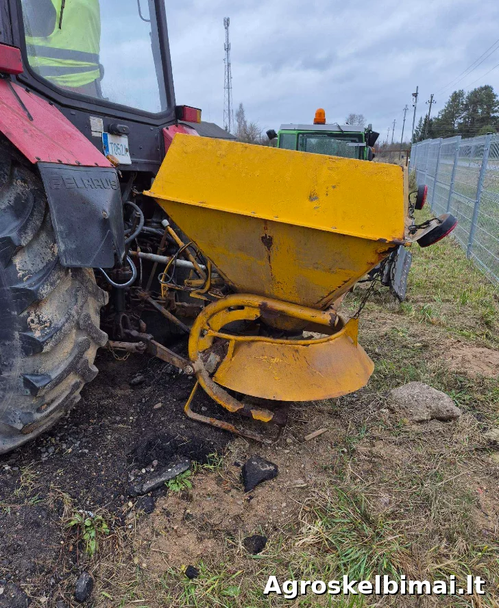 Smelio ir druskos barstytuvas