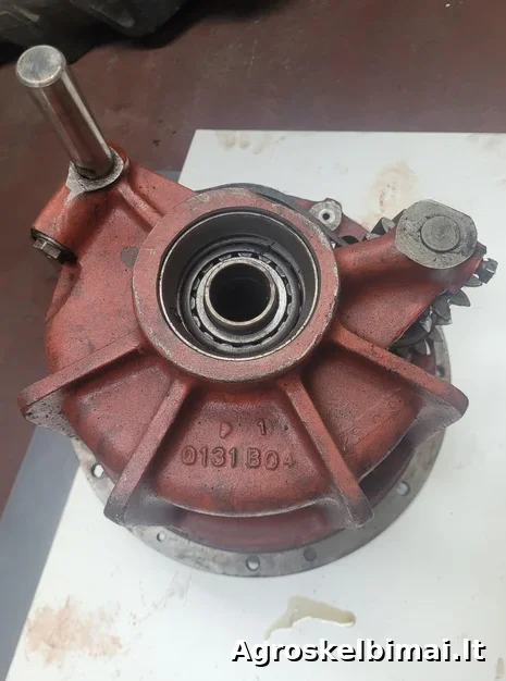 Massey Ferguson 6170 reversas